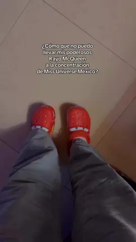 😂😂 son lo más cómodo!!   #missuniverse #fatimabosch #missuniversemexico #crocs #fyupage 