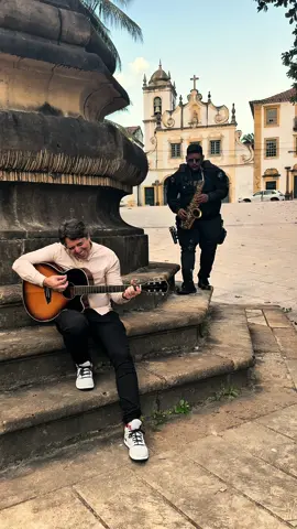 🛎 “Ele está à porta…” Talvez você tenha sentido — aquele aperto no coração, aquela voz suave chamando pelo seu nome. Jesus não arromba portas. Ele bate… e espera. A questão é: você vai abrir? 📖 “Eis que estou à porta e bato; se alguém ouvir a minha voz e abrir a porta, entrarei…” – Ap 3:20