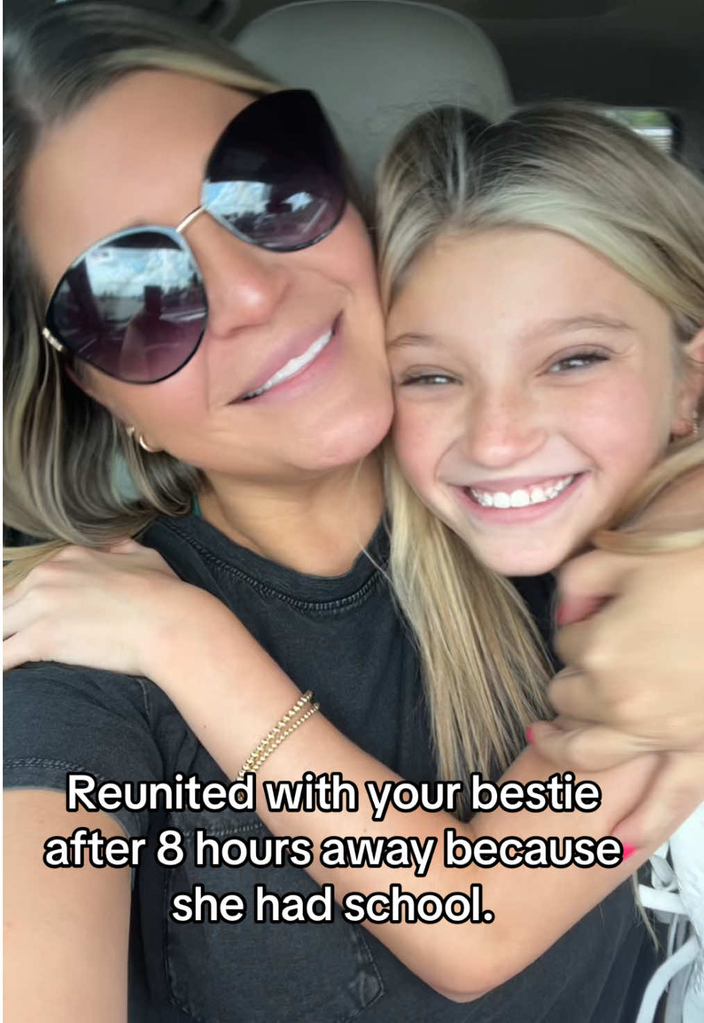 Shesssss backkkkkkkk!  🙌🏼😝 #momanddaughter #firstdayofschool #momlife #preppy #tween 
