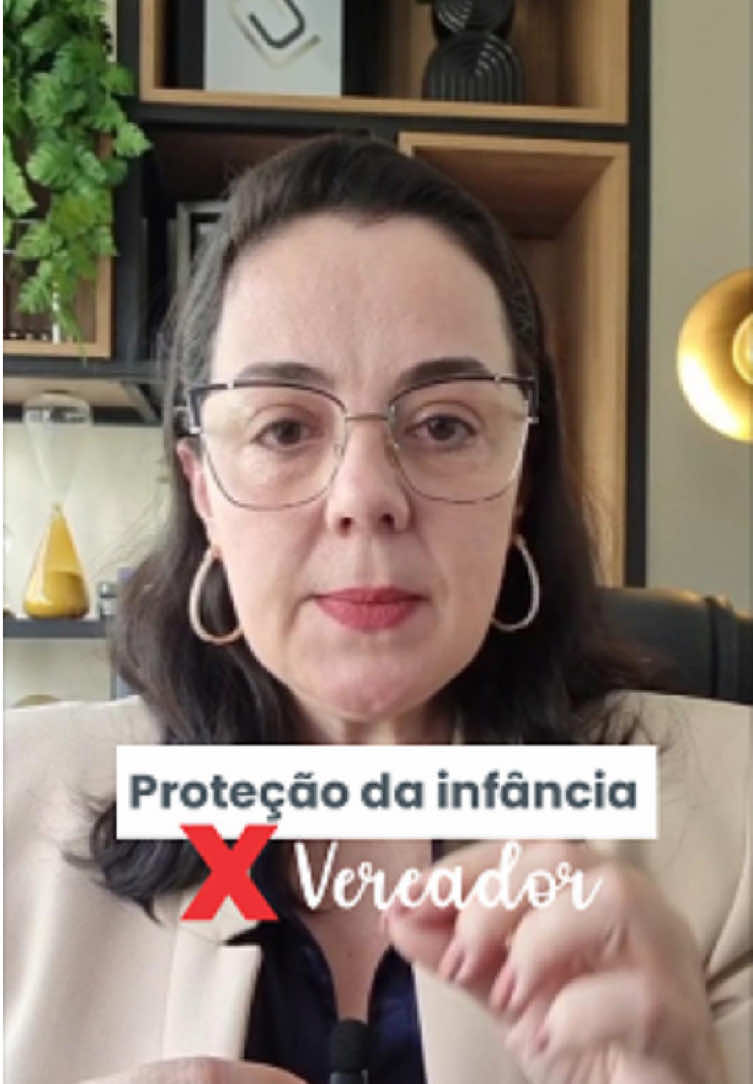 🎯 Vereador/a: 6 ações práticas para proteger crianças no seu município — sem depender de lei penal nem de internet. O vídeo do Felca expôs um problema real: exploração de imagens e a adultização de crianças nas redes. 😥 ⁉️Mas, se o vereador não legisla sobre crimes ou internet, o que fazer na prática? Aqui estão 6 ações imediatas: 1️⃣ PL de campanhas educativas nas escolas e espaços públicos; 2️⃣ Instituir oficialmente o Maio Laranja;  3️⃣ Requerimento de Informações + emendas impositivas + fiscalização da execução; 4️⃣ Cobrar do Prefeito programas e equipe em educação, saúde e assistência; 5️⃣ Cobrar mais estrutura para o trabalho do Conselho Tutelar; 6️⃣ Audiência pública com especialistas, Conselho Tutelar, MP, Defensoria e comunidade — com planejamento de ações. 🔥E você, já assistiu o vídeo do Felca? Está acompanhando essa pauta? Dessa vez, o “assunto do momento” é importante e deve ser debatido! Nós, da Liz Gomes Advogados, estamos sempre antenados ao que importa para a sociedade e prontos para ajudar os vereadores! ☺️ ♟️Liz Gomes Advogados: Inteligência Jurídica para o Protagonismo de Legislativos e Legisladores Municipais. #Vereadores #CâmaraMunicipal #ProteçãoInfantil #InfânciaProtegida #MaioLaranja           