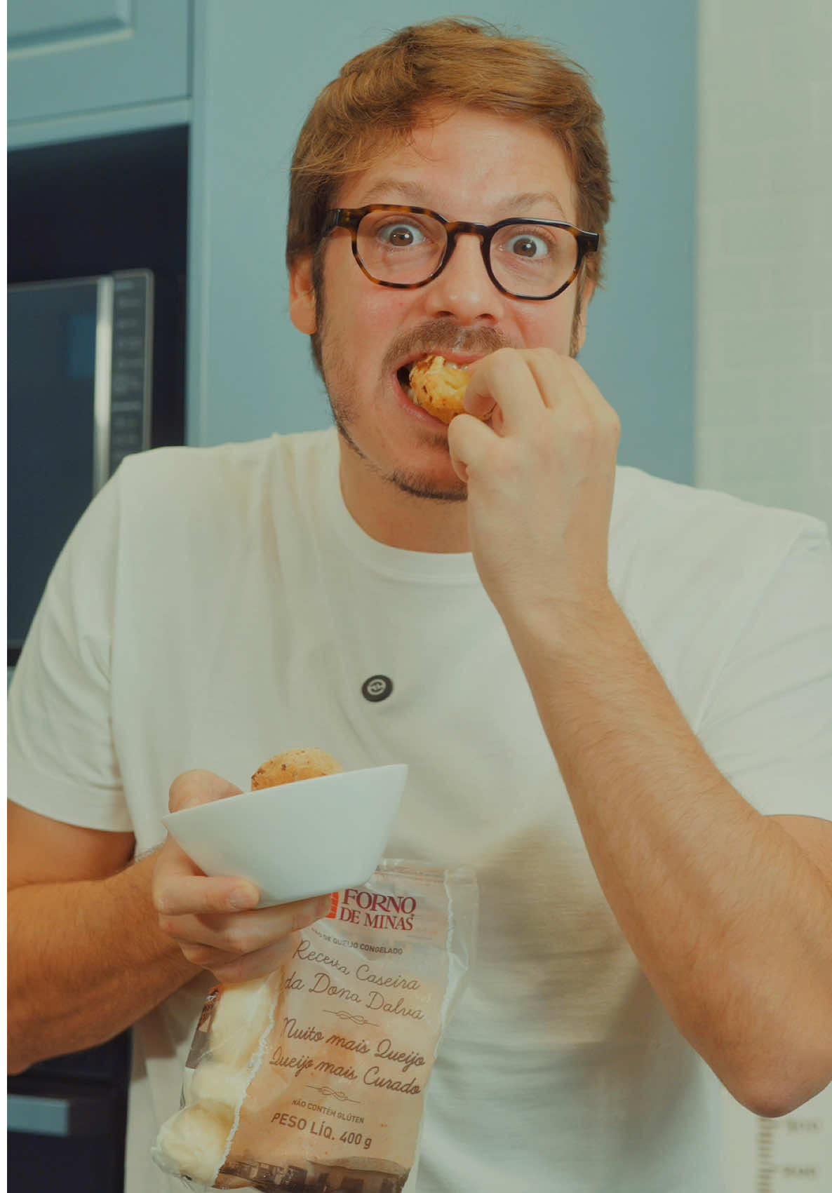 Gente, tenho uma novidade saindo do forno! 🧀🔥 
 No Dia do Pão de Queijo, eu vou comandar a live Tá no Freezer, Tá Pago, da @fornodeminas . E você pode entrar AO VIVO comigo e sair com até R$ 15 mil* na mão**! 💰
 É simples: se tiver pão de queijo Forno de Minas no seu freezer, você pode ser escolhido pra participar e ganhar na hora. Mas ó… tem que se cadastrar! 
 livefornodeminas.com.br
 17/8, às 11h | No meu Instagram e no da fornodeminas
 #TáNoFreezerTáPago #FornoDeMinas #DiaDoPãoDeQueijo #LivePremiada #publicidade
 —
 Promoção válida de 14.8 a 17.8.2025. Inscrições no site www.livefornodeminas.com.br. *Prêmios pagos em Carteira Digital sem direito a saque. **Para participantes sorteados na forma do regulamento. Consulte condições de participação, regulamento e Certificado de Autorização no site.