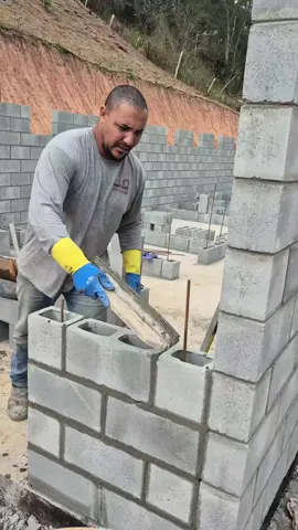 bloco de concreto vazado #obra #pedreiro #construção #bloqueiro #construction 
