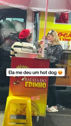 Ela me deu hot dog 🤣 #vaiprofycaramba #testesocial #fypシ゚ 
