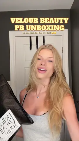 Obsessed 😍💛 @velourbeauty #fyp #model #unboxingvideo #prpackage #lashes 