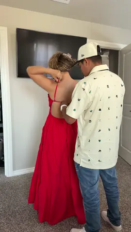 Estábamos a punto de salir a una fiesta!! 🥳 cuando a mi Navany le pasó esto. 🥹😩