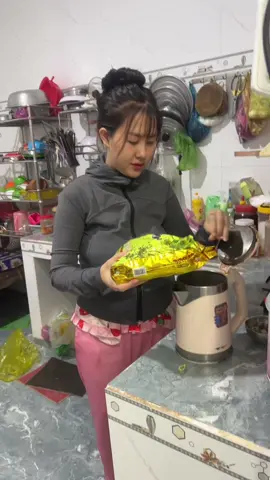 Video này không có lòng tiếng cũng không nhạc vì bị bí rồi cứu tui  (Nhưng mà trà ngon nha)