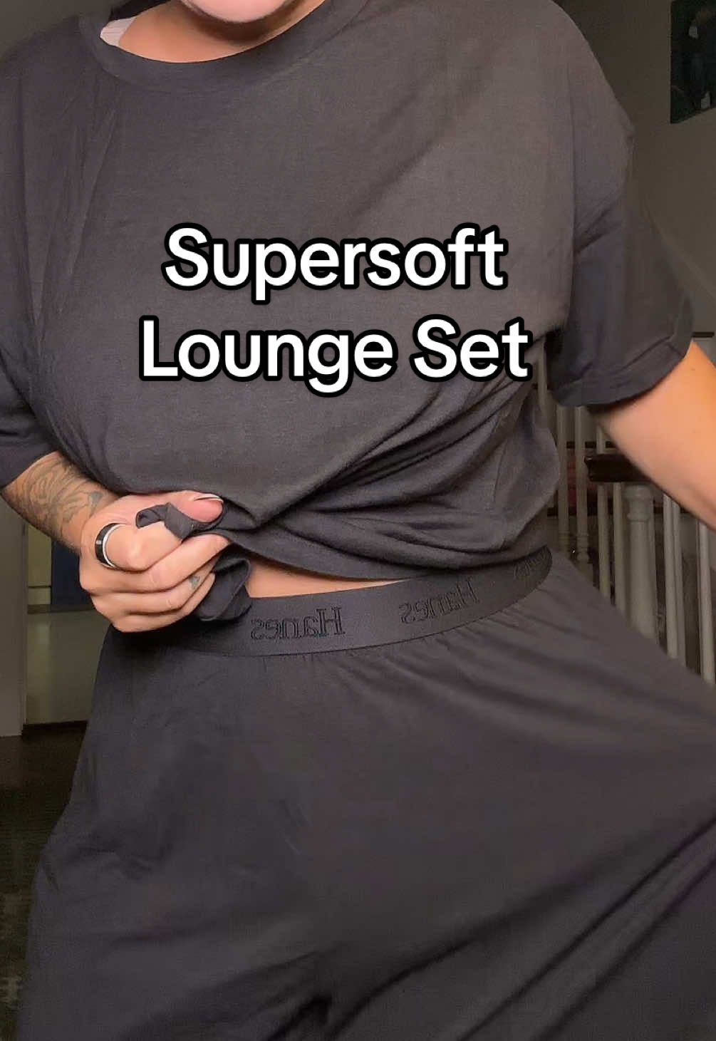 Women’s Hanes Originals SuperSoft 2 piece Lounge Set boxy t-shirt and sleep boxers! #hanes #loungeset #comfyclothes #pajamaset #hanespartner 