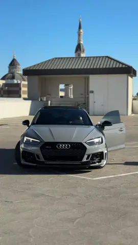 В конце американец завалил своим восхищением🤌🏻 знают толк в машинах😅  #ауди#нашивсша#машина#машиныподмузыку#сша 