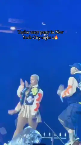 #chrisbrown #chrisbrownofficial #chrisbrownfans #chrisbrownworld #chrisbrownbreezy                