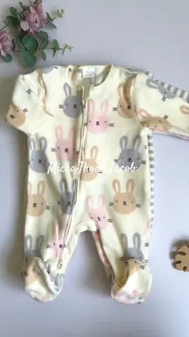 Affordable baby frogsuit 🫶🏻🩷🩵 #frogsuit #frogsuitforbaby #firsttimemom #babyclothes #babymusthaves 