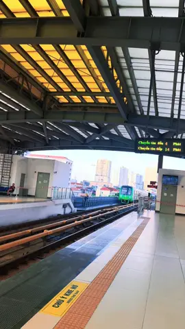 Chuyến tàu Metro Nhổn #Hanoi #tiktok #tàudiencatlinh 