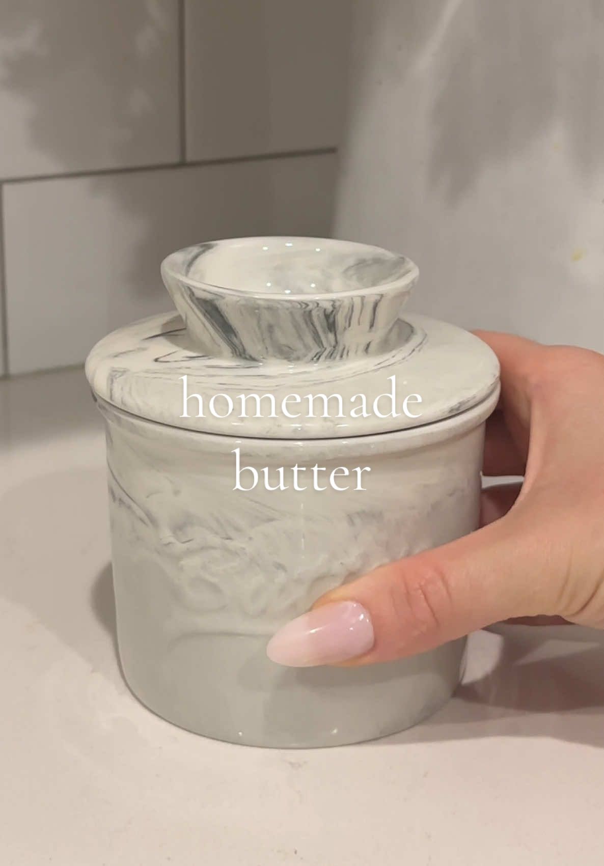 nothing better than homemade butter🧈🤍 #asmr #asmrsounds #homemadebutter #kitchenfinds #homemade #satisfying #homefinds 