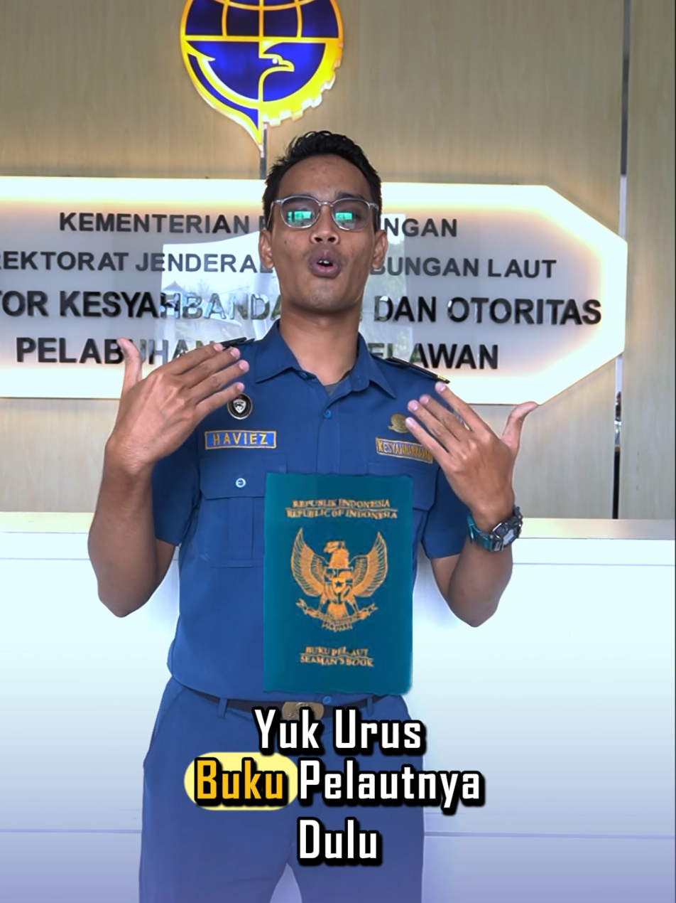 ⛴️ Mau jadi pelaut? Langkah pertamanya sederhana: miliki Buku Pelaut! 📖 Buku Pelaut adalah identitas resmi bagi setiap pelaut, diterbitkan oleh Kementerian Perhubungan. Ibarat KTP-nya pelaut, dokumen ini memuat data dirimu secara singkat namun lengkap. 📂 Formulir persyaratan pembuatan Buku Pelaut bisa kamu unduh di sini: 🔗 https://bit.ly/3CRCTnW?r=qr 🗂️ Siapkan berkas dalam map biru untuk Departemen Deck, dan merah untuk Departemen Engine. 🎯 Prosesnya simpel, jelas, dan pastinya tanpa ribet. 🌊✨ Yuk, lengkapi langkah awal kariermu sebagai pelaut dengan mengurus Buku Pelaut di Kantor KSOP Utama Belawan. Masa depan di laut menantimu! ⚓ @kemenhub151 @djplkemenhub151  #0Tolerance4Safety #HadirBerdedikasiUntukNegeri #LayananBerkeselamatan #HUT80RI #BersatuBerdaulatRakyatSejahtera