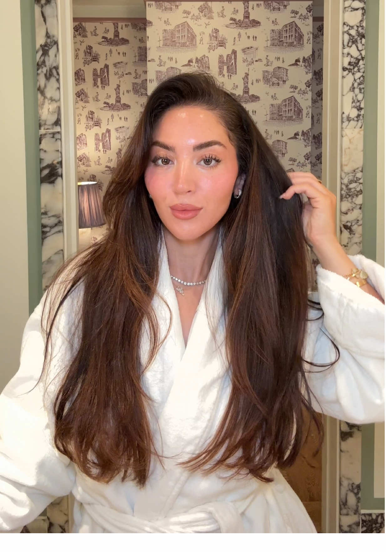 GRWM in New York 🤍 #grwm #makeuptutorial #luxury #newyork 