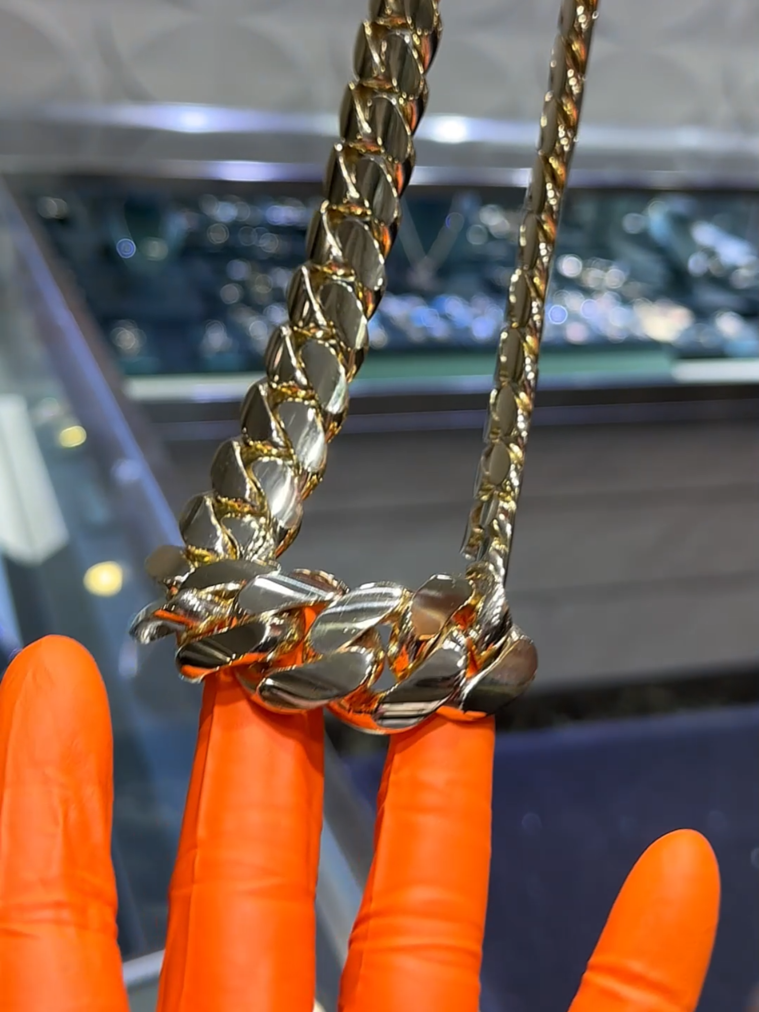 Cuban link 10k 14k y 18k como la quieras, cualquier ancho, largo y peso... https://goldminerstore.com/pages/cuban-link-chains  Financiamiento disponible con o sin crédito -Showroom 📞 407-910-4391 -WhatsApp 📲 321-380-8451 -Whatsapp 2 📲 321-802-0494 -Custom orders 📲 321-900-5179 📌2475 michigan ave, kissimmee fl 34744 #icedout #diamonds #hiphop #jewelry #gold #diamondwatch #cubanlink #bling #moneeey #cadenacubana #goldchains #vvs #rap #cubanas #customjewelry #luxury #fashion #dominicano #diamond #jewelrydesigner #savage #watch #jeweler #joyeria #realgoldminer #icedoutjewelry #cubanlik #jesuspiece #boricua#cubano
