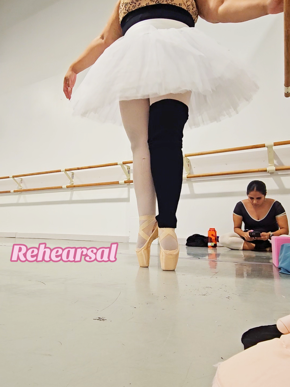 a quick moment to review my choreography before our 1 to 1 variation coaching. I really respect Anastacias opinion and corrections so I was very nervous 😅 #adultballet #plussizedancer #fyp #DiversityInDance #BalletInspiration  