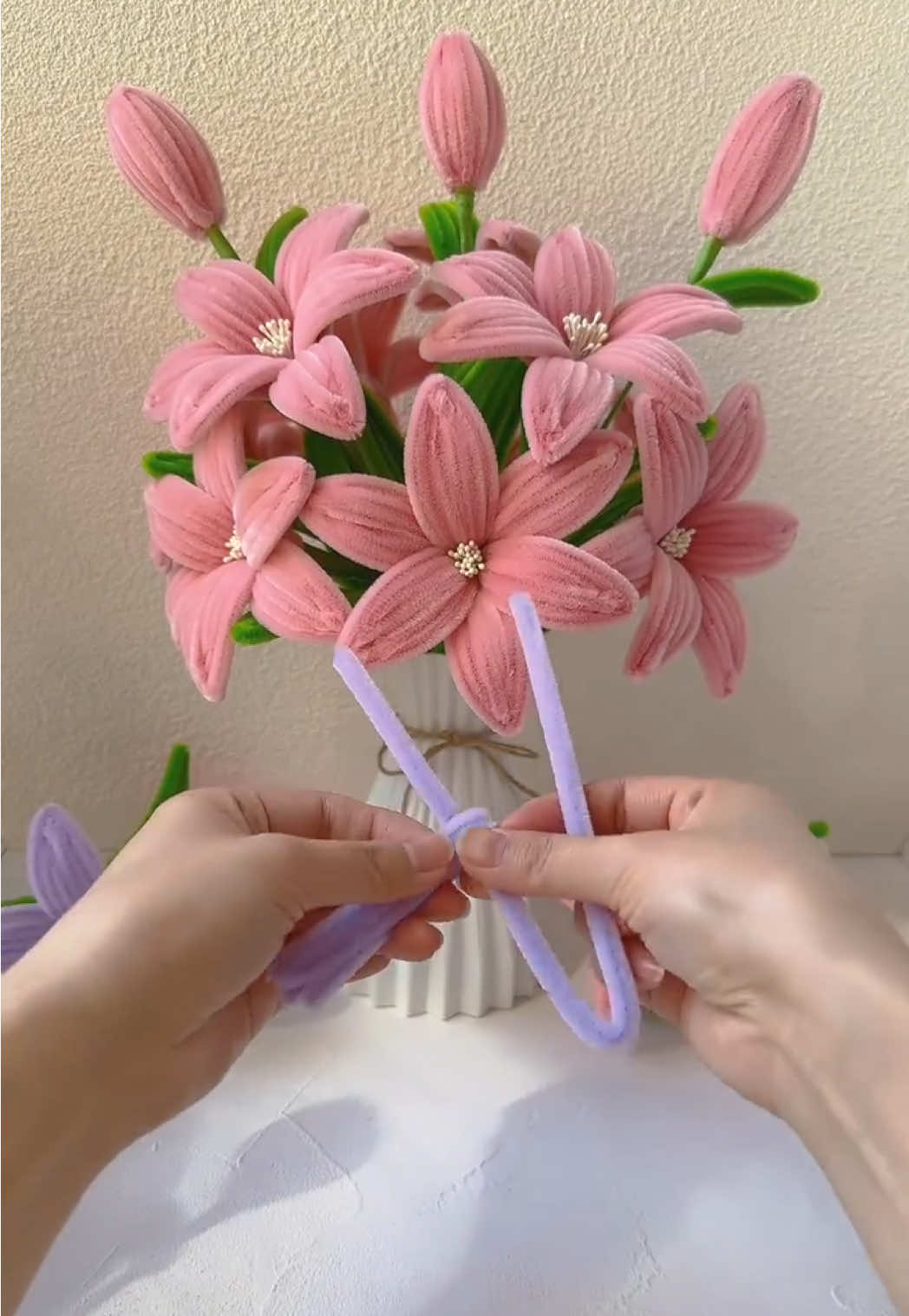 🌸🌺💕#pipecleanerflowers #handmadeflowers #pipecleanerbouquet #chenilleflowers #fypage 