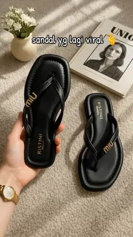model simple dan elegan,nyaman di pakai 😍size 36-40#sandal #sandalwanita #sandaljepit #fyp #guncang88 