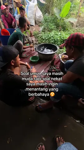 Mencoba menempa mental agar kuat seperti baja #fypage #ayampakhoy #blitarjawatimur 