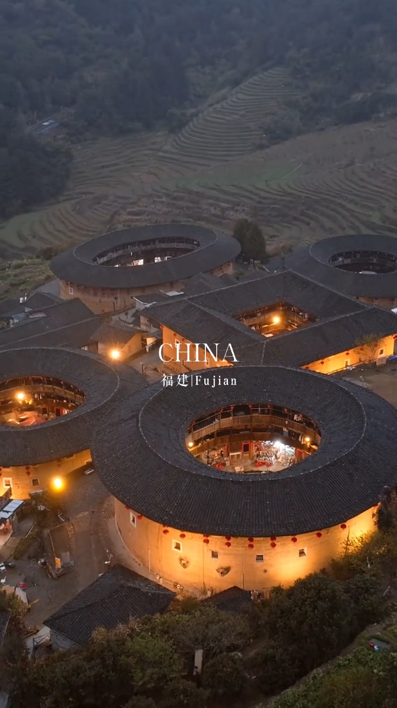 Fujian Tulou: Ancient circular fortress-like dwellings, blending defense, community, and stunning architecture—living relics of China’s rural wisdom. #fujian #fujiantulou #福建 #wolink #ChinaNature #fypppppppppppppp #ExploreChina #Chinatravel #travel #sunsetlover #fyp #tiktoktravel #VisitChina #ChinaTourism #travelbucketlist #fypppppppppppppp 