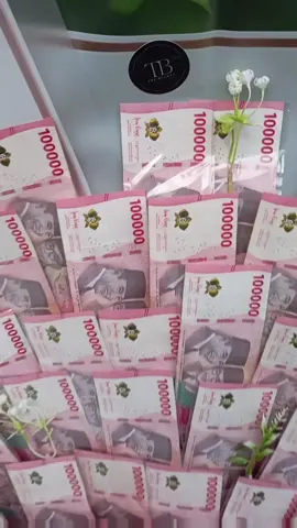 siapa sih yang ngga mau dikasih merah²kayak gini, Mimin juga mauuu😍 #fyp #bucket #moneybuket #bwi24jam #fyppppppppppppppppppppppp 