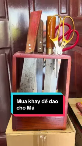 Khay để dao bằng gỗ tự nhiên, chắc chắn, xịn xò lắm. Nay quyết tâm thay khay để dao của Má, mua loại gỗ này mà má thích quá trời luôn #khaydedaogotunhien #dodungtienich #xuhuongtiktok 