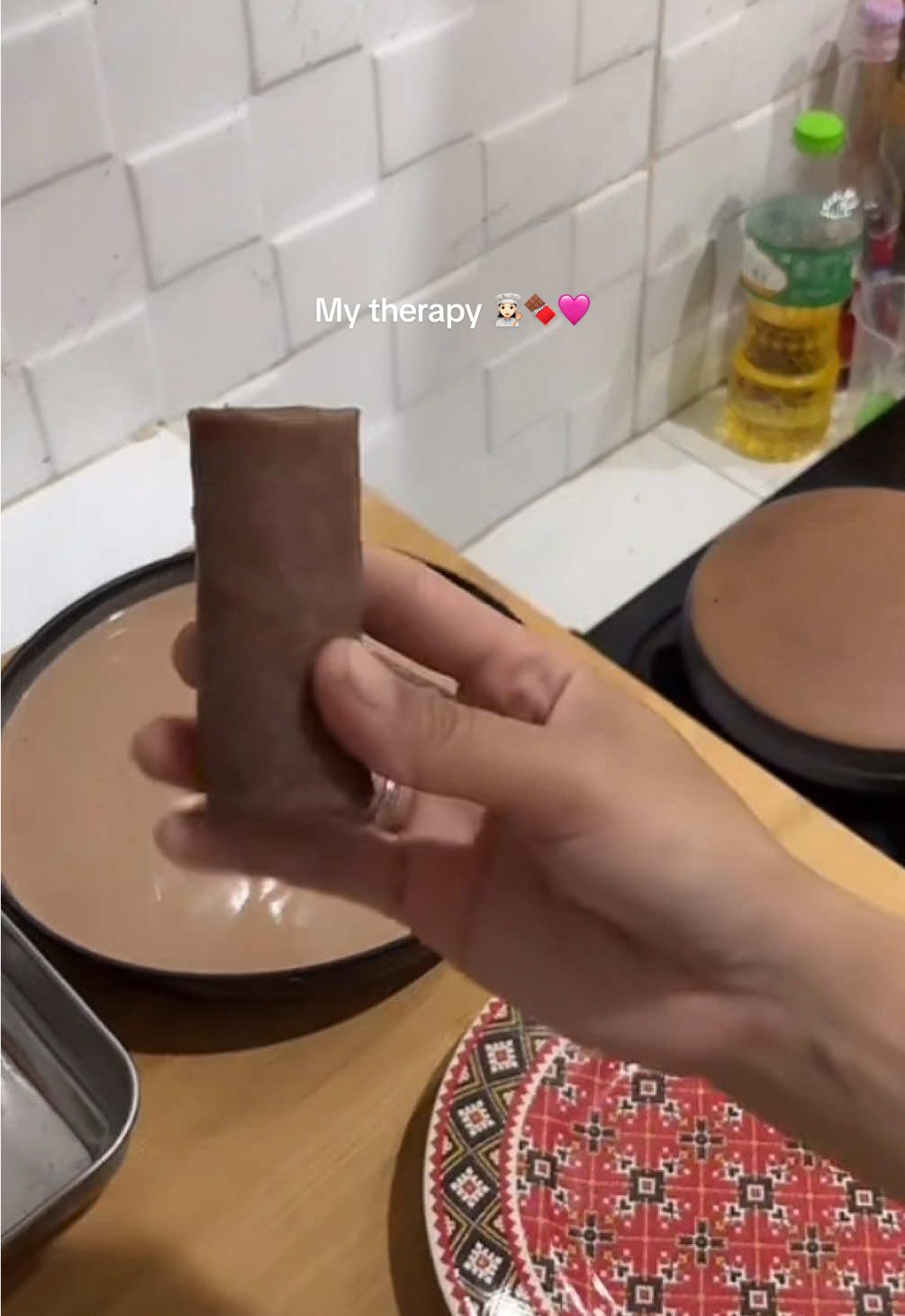 Semenjak bikin risol choco crunchy cheese ini jadi suka nyetok buat nyemil dirumah , biar ga jajan di luar dan hemat  uang jajan kan ya haaa Klo kamu suka nya beli atau bikin nih ?  #risolcoklat #risolcoklatlumer #idecemilan #cemilanviral #idejualan 