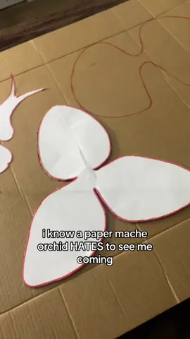 paper mache orchid #papermache #papermacheart #papermacheflowers #orchid 