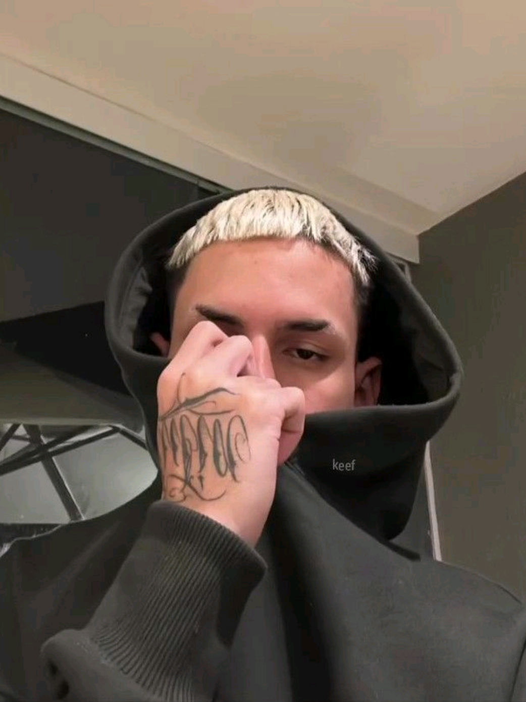 01:50 Leviano - A Comitiva 🔥 @Leviano  . . . . . #leviano #comitiva #tipografia #trap #acomitiva 