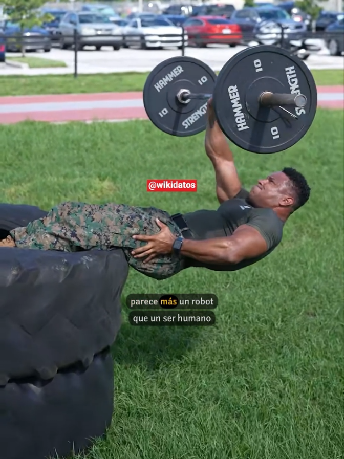 Entrenamiento Militar Extremo. El Coach Bluee es un marine del ejército estadounidense realiza entrenamientos extremos que incluyen correr con cargas de 50 a 100 kg durante horas, ejercicios intensivos con pesas, dominadas prolongadas y rutinas exigentes; las mujeres también participan con la misma fuerza y resistencia. #datosperturbadores #curiosidades #datosinteresantes #datoscuriosos #datosquenosabias 