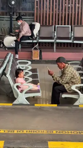 seorang bapak dan peri cantik kecilnya🤗 #fyp #dad #likefatherlikedaugther 