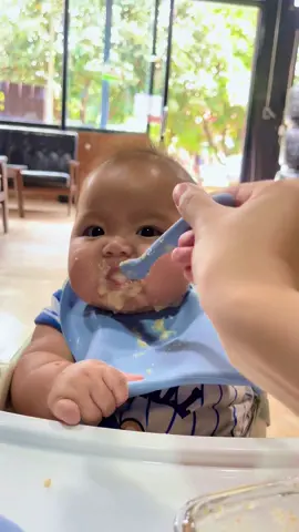 ข้าววันนี้อร่อยแหละ 😂 🥹 #เมนูเด็ก6เดือน #เวลซิ่งลูกชายแม่อ้อม #เด็กอ้วน #พัฒนาการเด็ก #อาหารเด็ก6เดือน 