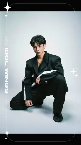 恭喜立宸進入追光計劃總決賽 決賽選手會獲得一組個人形象照講以及30秒短影音 立宸的親朋好友們要記得來幫他加油打氣呀！ 8/17（日）18:00將在@Idol_wings🪽 直播比賽 八位追光者即將登上最終舞台✨ 評審 50% + 觀眾 50%，你的應援就是關鍵 前三名將抱回榮耀獎牌與豐厚獎金🏆 舞台已點亮，你準備好一起尖叫了嗎？ #追光計劃 #提爾娛樂 #比賽 #直播