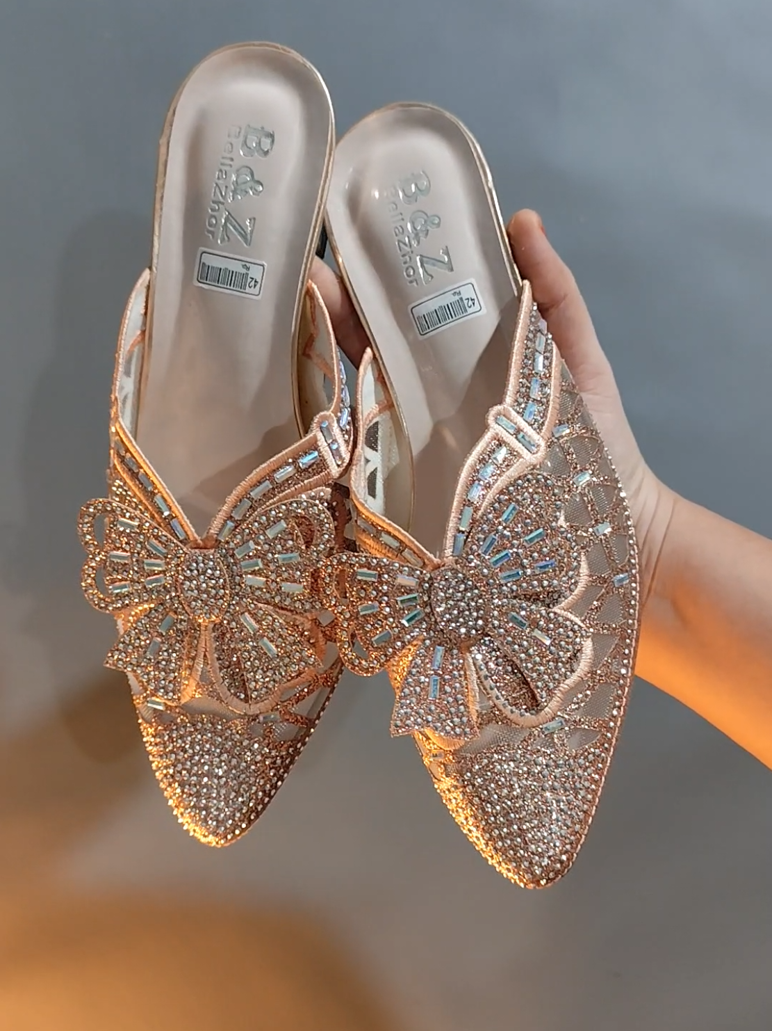 #heelswanita #heelskondangan #sepatuheels 