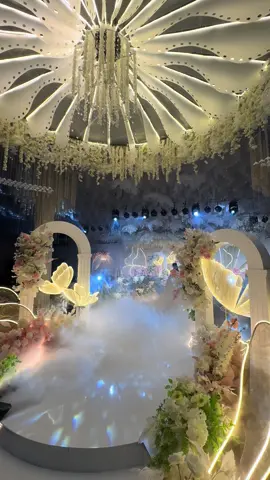 💎 Princess House — Dewan Kahwin Bertema Puteri Korea Pertama di Johor Bahru 💎 Jika anda pernah berangan untuk berjalan masuk ke dewan perkahwinan di bawah cahaya lampu dan lautan bunga, seperti puteri dalam drama Korea, Princess House adalah pilihan impian anda. ✨ Kenapa pilih Princess House? 	•	Pilihan dekorasi terbanyak: Daripada 12 tema perkahwinan kami, Princess House mempunyai koleksi pelamin & latar belakang paling banyak untuk anda pilih mengikut cita rasa. 	•	Sistem lampu laser eksklusif: Lampu Laser Lighting terkini yang menjadikan majlis anda penuh suasana pentas & efek romantis. 	•	Ruang luas: Boleh memuatkan sehingga 54 meja tetamu – sesuai untuk majlis besar. 	•	Reka bentuk mesra tetamu: Kawasan parkir yang luas dan selesa untuk semua tetamu. 📸 Setiap sudut bagaikan foto majalah Sama ada anda mahukan konsep Puteri Korea, romantis Eropah, atau gaya taman yang lembut, Princess House boleh merealisasikan impian anda. 👑 Marry like a King and Queen Biar majlis anda menjadi saat paling gemilang dari detik anda melangkah masuk. #weddingjb #gardenwedding #eventspace #weddingtiktok #outdoorwedding @Princess House by diva 