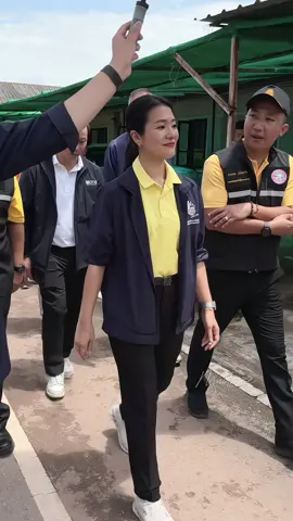 #ธีรรัตน์สําเร็จวาณิชย์ 