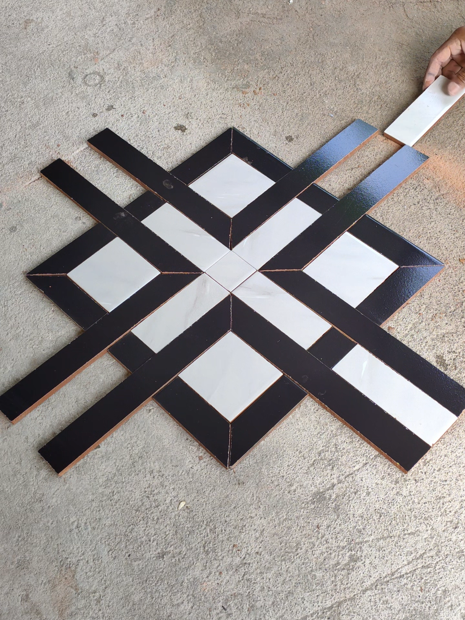 cukup mudah untuk membuat keramik menjadi elegan !! beginilah cara merakit keramik bermotif