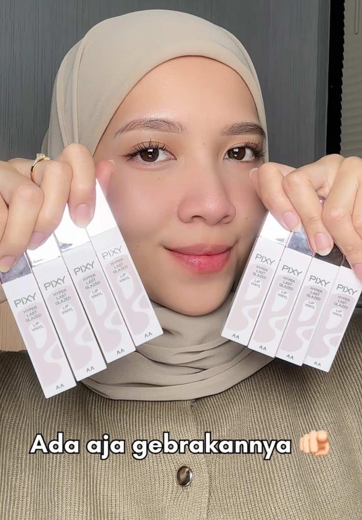 Pixy bener bener lu ye ada aja gebrakannya, kali ini ngeluarin lip vinyl yang setahan banting itu 🫵🏻 #rekomendasilipvinyl #lipvinyltahanbanting 