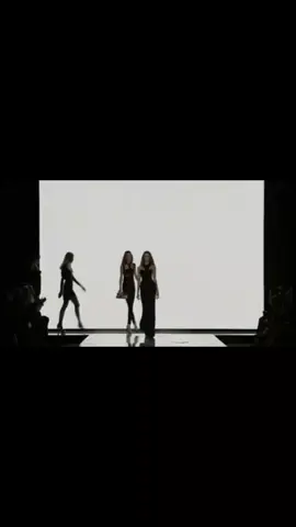 #models for Versace spring/summer 2007 #zxycba #viral #2000sfashion #fypシ゚ 