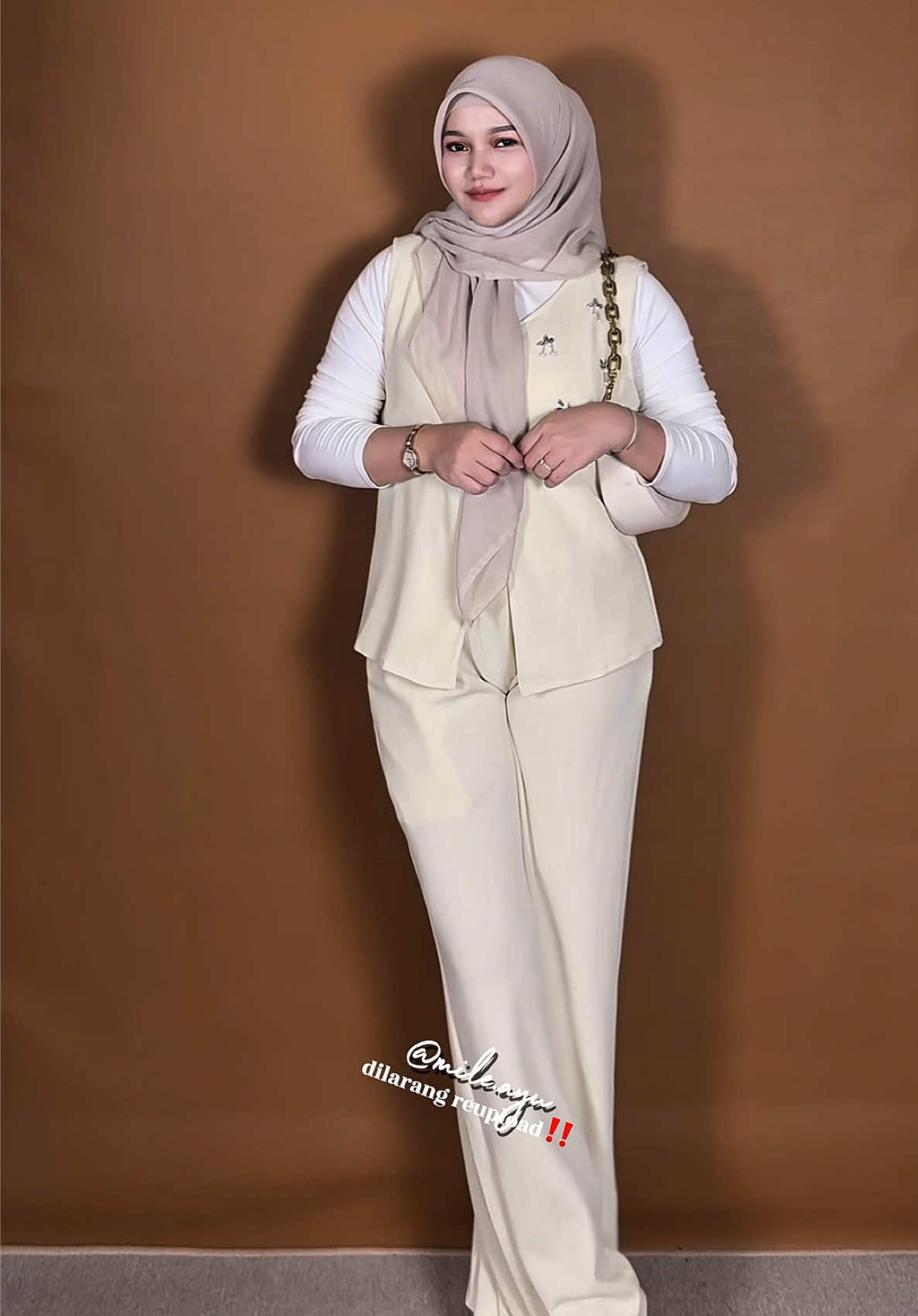 one set simpel tapi cakep bgt well😋 . . . . . . . . . . . #onesetmurah #oneset #onesetjumbo #onesetwanita #OOTD 