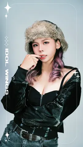 恭喜小安進入追光計劃總決賽 決賽選手會獲得一組個人形象照講以及30秒短影音 小編覺得小安好像鄧紫棋哦😍快來為小安加油打氣🙌🏻 8/17（日）18:00 在@Idol_wings🪽  八位追光者即將登上最終舞台✨ 評審 50% + 觀眾 50%，你的應援就是關鍵 前三名將抱回榮耀獎牌與豐厚獎金🏆 舞台已點亮，你準備好一起尖叫了嗎？ #追光計劃 #提爾娛樂 #比賽 #直播 