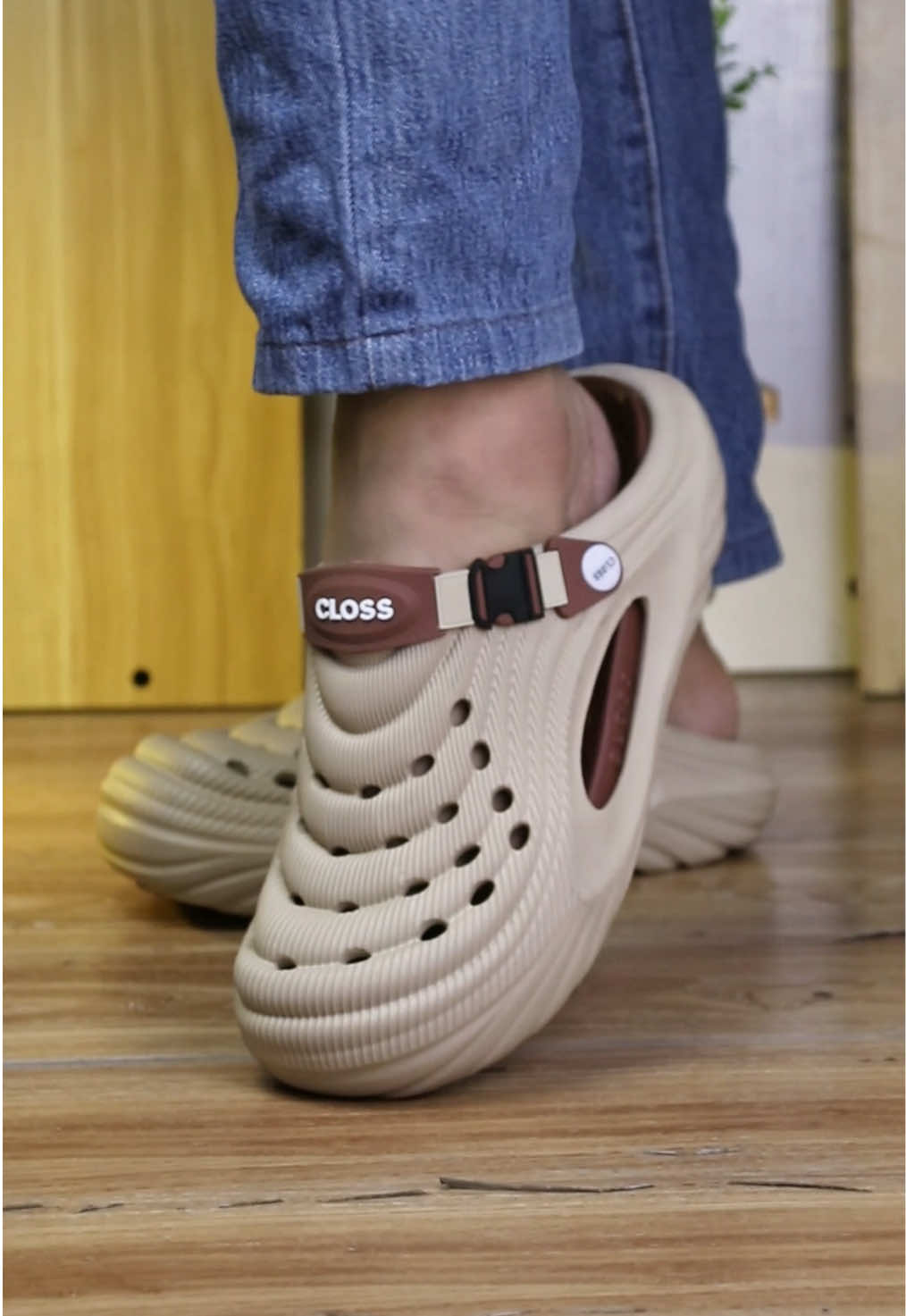 Adventure look, secured! 💪🩴 Baotou Beach Clogs for men — dual-use, anti-slip, all-match! Pang-beach, pang-lakad, pang-stylish. 👟🔥 #AdventureFashion #BaotouClogs #MensStylePH #AllSeasonShoes #TikTokFindsPH #MensStyle #SummerRestock #BeachToStreet #ClogsFashion #AllMatchShoes #TrendingNow #StayCool #TikTokShopMegaDiscount #WalkingOnClouds #WalkInStyle #BudgetFriendly #SummerReady #AffordableFashion #ActiveLifestyle #WaterproofComfort #FormaClogs #AdventureReady #WaterproofShoes #SummerStyle #sandalgamestrong 