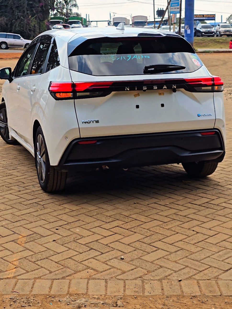 🔺️2020 NISSAN NOTE E-POWER E-13  ✅️ 1200CC PETROL HYBRID ENGINE ✅️ BETTER FUEL EFFICIENCY  - 35KM/L ✅️ AUTOMATIC TRANSMISSION  ✅️ EV MODE ✅️ LANE ASSIST ✅️ DAY RUNNING LIGHTS  ✅️ WIRELESS CHARGING  ✅️ HDMI AND USB-C PORTS ✅️ VERY SPACIOUS ✅️PARKING SENSORS  ✅️ DIGITAL REAR VIEW MIRROR  ✅️ ANTICOLLISON CONTROL  ✅️ EMERGENCY BRAKE PACKAGE  PRICE : 1.6M ☎️0711 184 519 David ☎️ .#fyp #nissan #epower #handsonmotors #cars 
