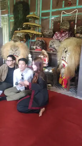 terimakasih kasih atas kunjungannya mas Ariel noah' digriya reyog tua  #bujangganong #reyogponorogo #jelajahindonesia #syadu 