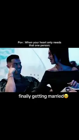 ronaldo proposes to georgina cristiano proposed to georgina georgina rodriguez y cristiano ronaldo ronaldo and georgina engaged cristiano ronaldo proposing to georgina ronaldo and georgina marriage 