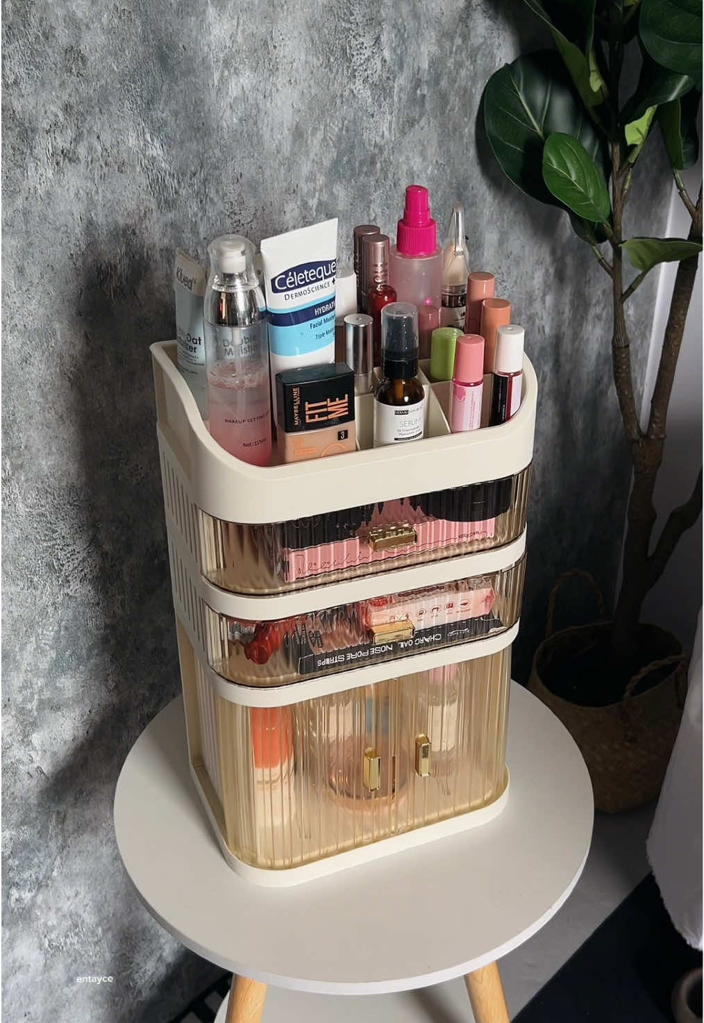 Watch me fill up my beauty essentials 🥰✨  #makeupstorage #makeup #makeuporganizer #fyp #foryou 