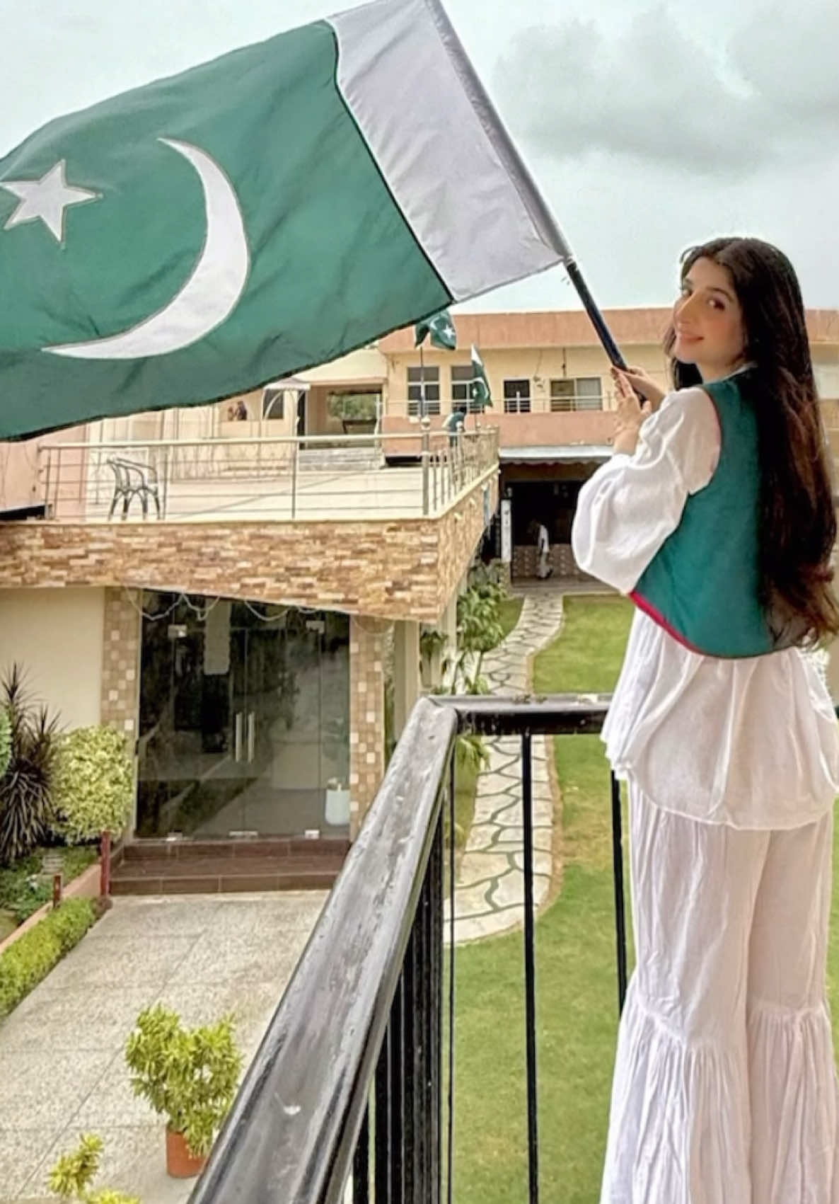 Mawra hocane celebrating independence day #mawrahocane 