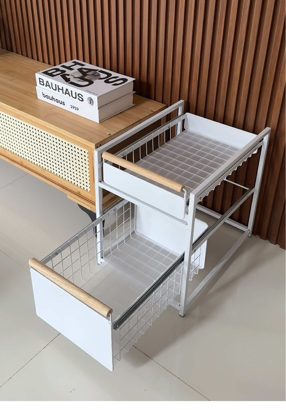 This storage basket is a MUST-HAVE in your kitchen (or anywhere!) 💌 #organizer #homeorganization #storagerack #pulloutorganizer #homessentials 