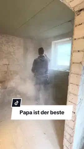 Papa ist der beste !!! 🫶🏼#umbau #kernsanierung #hauskauf #altbau #fyp 