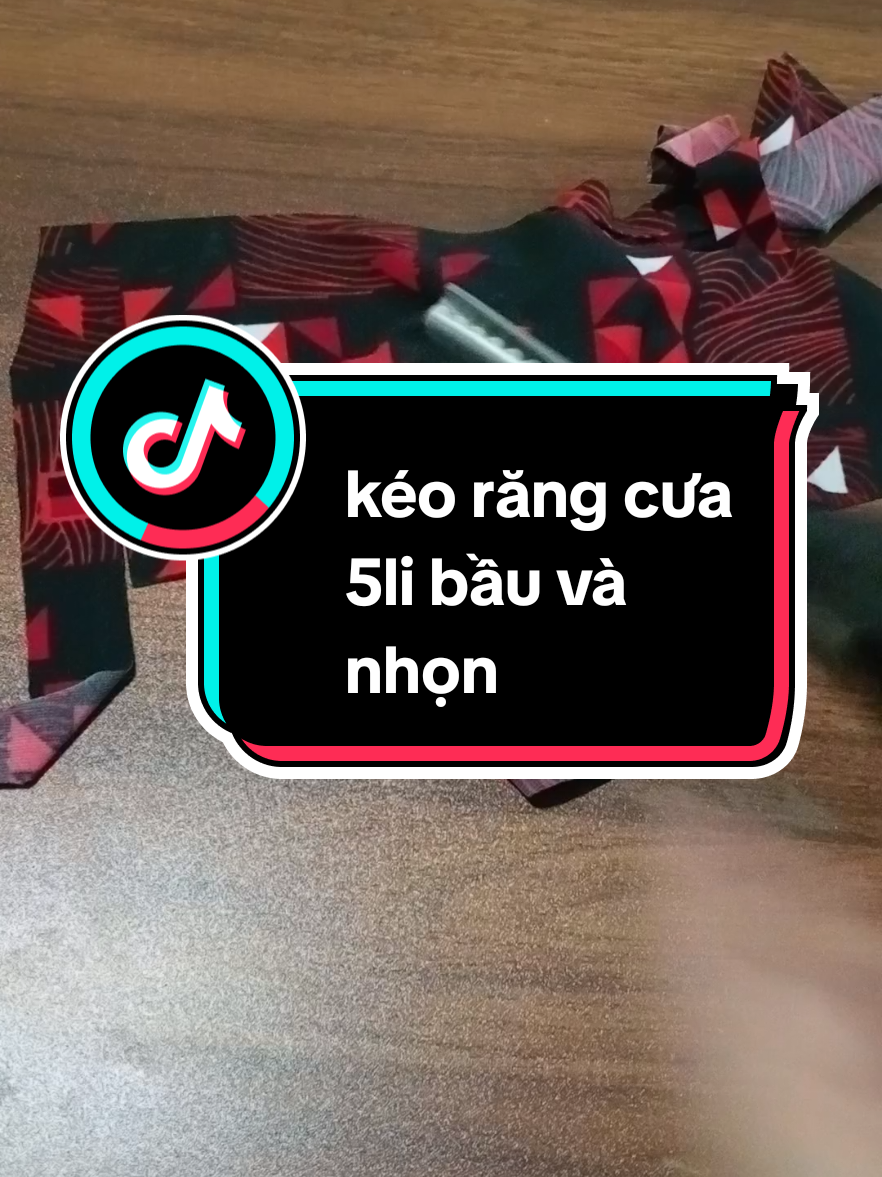 kéo răng cưa 5li bầu nhọn chị em thợ may tham khảo nha  #thoitrang #đoboxinh #thomay #quanaotreem #phatphapnhiemmau 